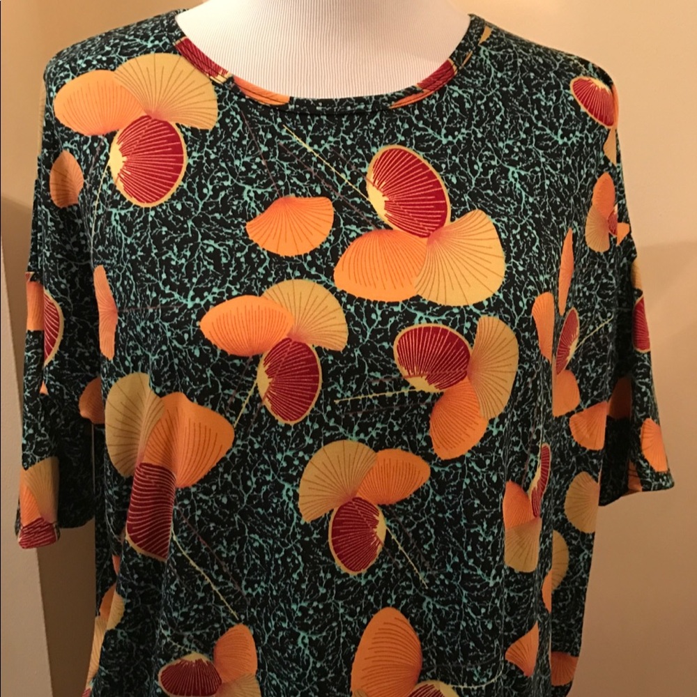 LuLaRoe Irma Tunic